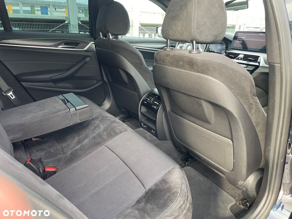 BMW Seria 5 530e M Sport sport - 26
