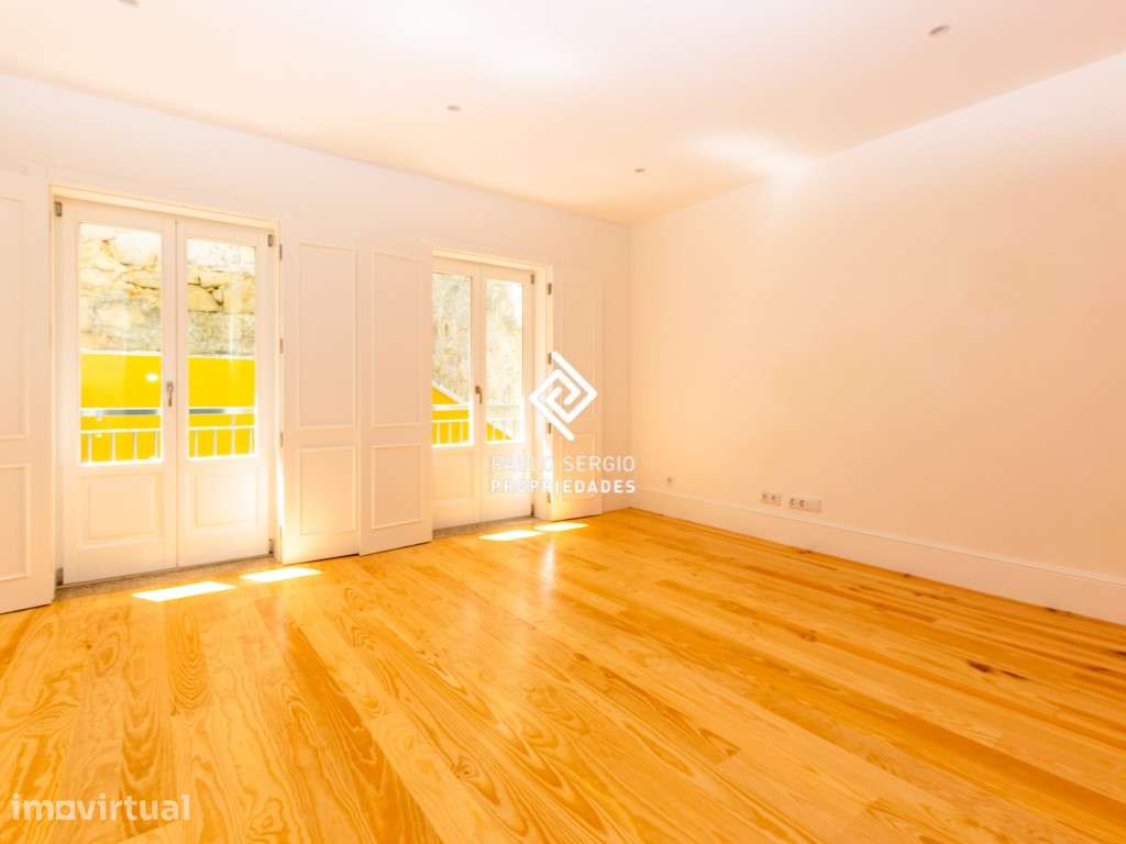 Apartamento T0 Porto - Junto ao Metro da Trindade - Grande imagem: 2/9