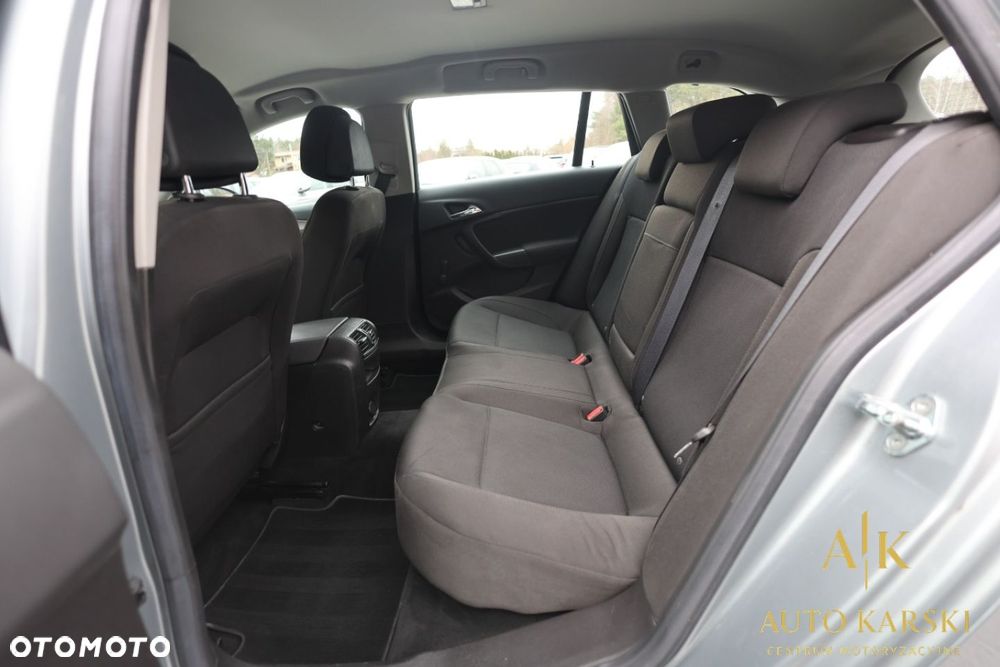 Opel Insignia - 32