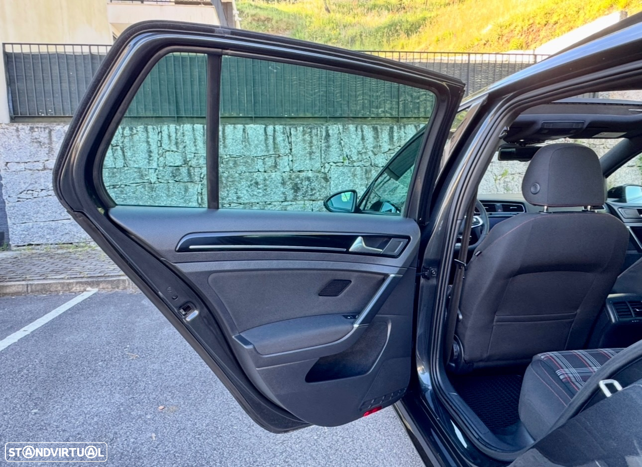 VW Golf 2.0 TSi GTi Performance - 18
