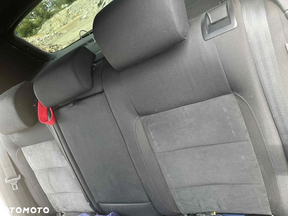 Volkswagen Golf VI 2.0 TDI Comfortline - 11