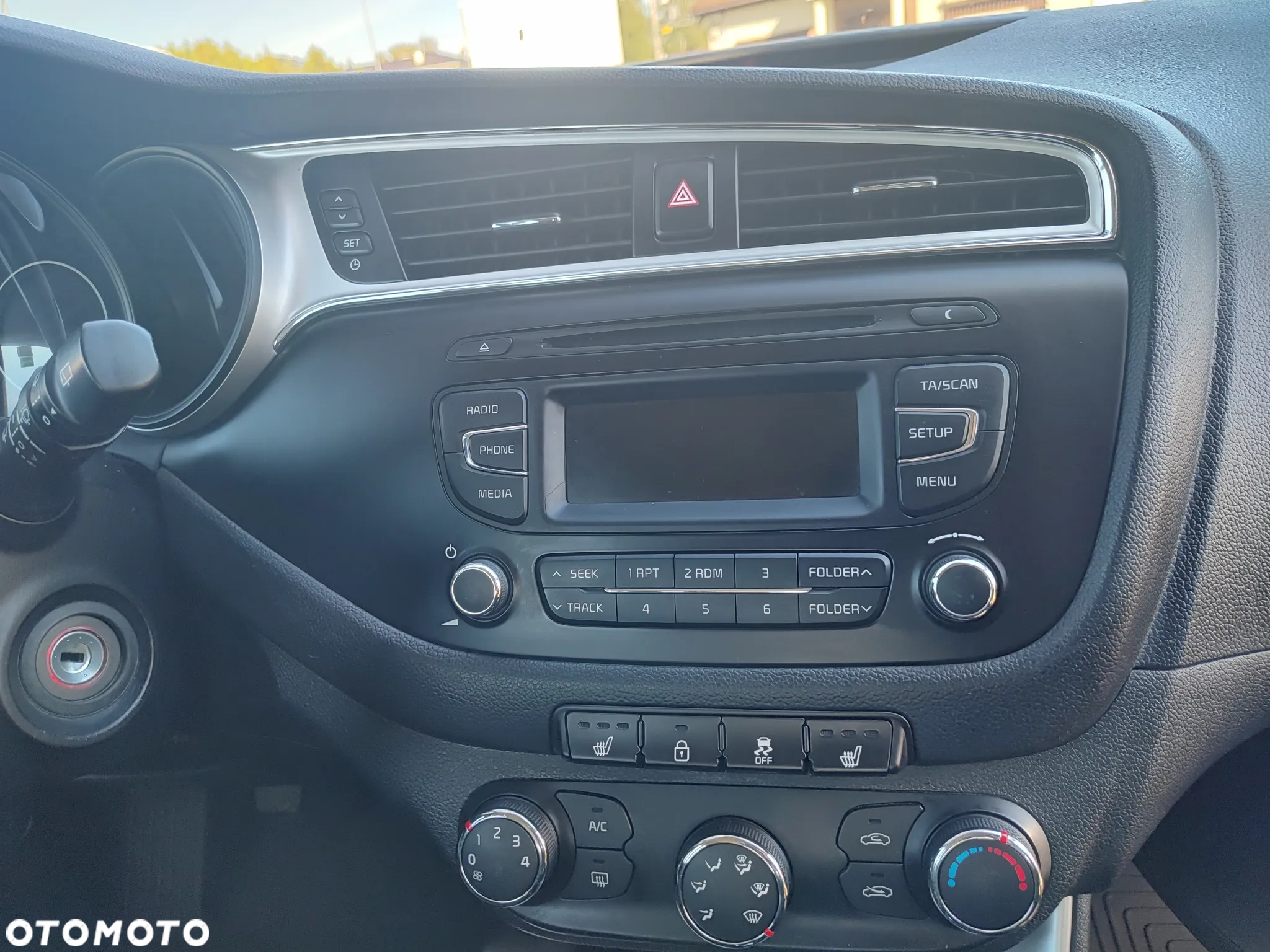 Kia Ceed 1.6 GDI Fifa World Cup Edition - 25