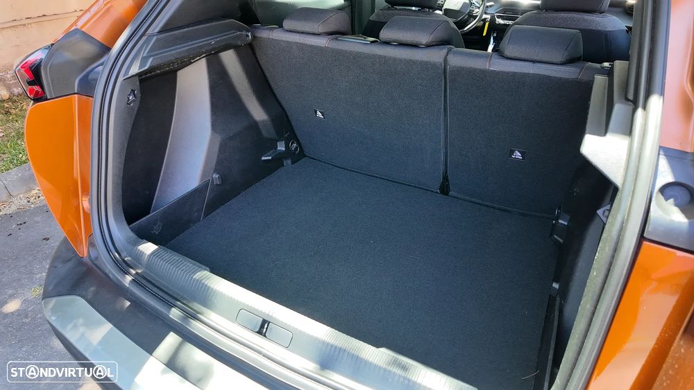 Peugeot 2008 PureTech 130 EAT8 GT - 18