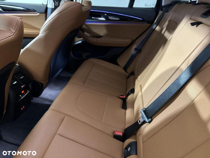 BMW X3 xDrive20d - 22