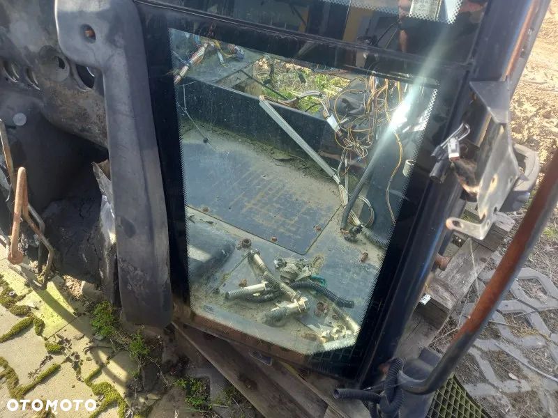 Szyby przednie dolne kabiny McCormick XTX200 - 3