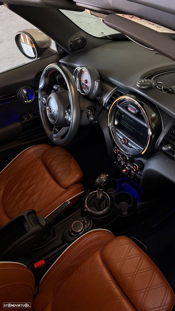 MINI Cabrio Cooper S Auto. Sidewalk - 29