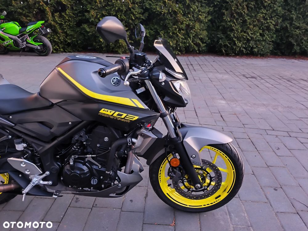 Yamaha MT - 8