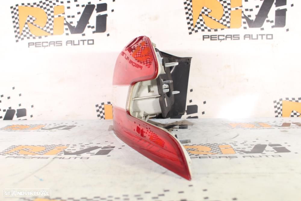 Farolim Direito Peugeot 308 Sw Ii  9678093880 / Carrinha Chassi Pendur - 4