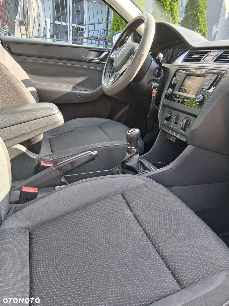 Skoda RAPID 1.2 TSI Ambition - 23