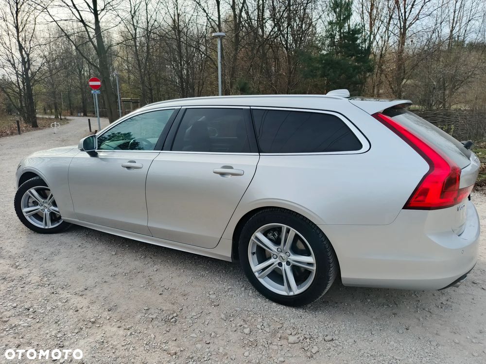Volvo V90 D5 AWD Momentum - 4