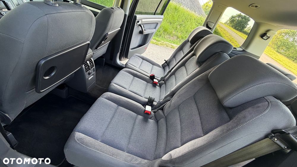 Volkswagen Touran 2.0 TDI DPF STYLE - 31