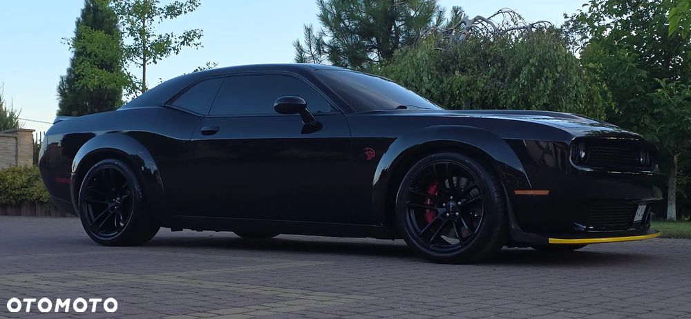Dodge Challenger - 11