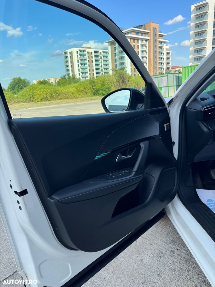 Peugeot 2008 PureTech 130 GT Pack - 25