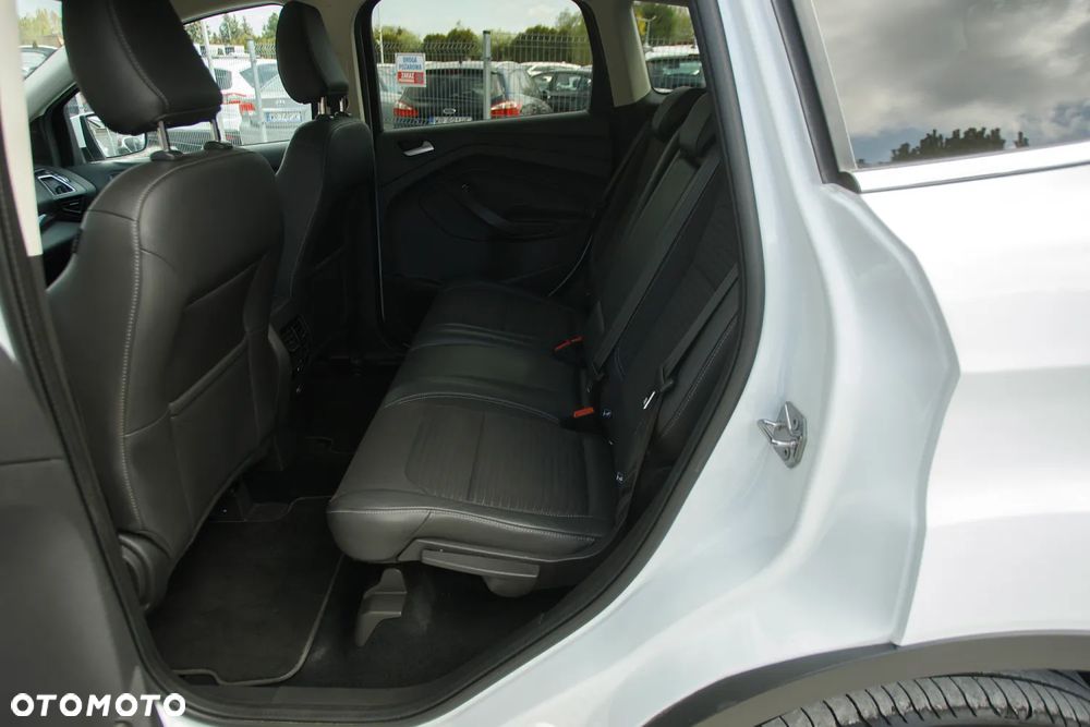 Ford Kuga 2.0 TDCi 2x4 Titanium - 28