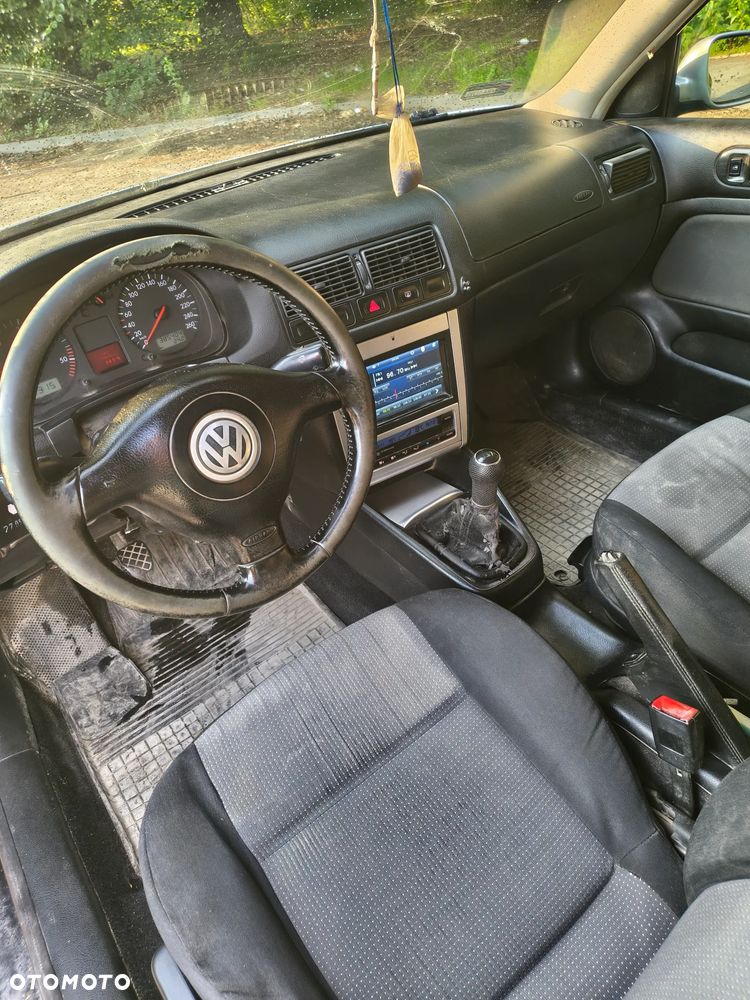 Volkswagen Golf - 2