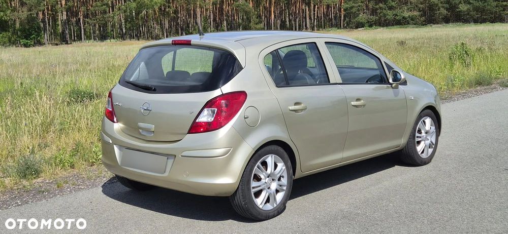 Opel Corsa 1.4 16V Cosmo - 3