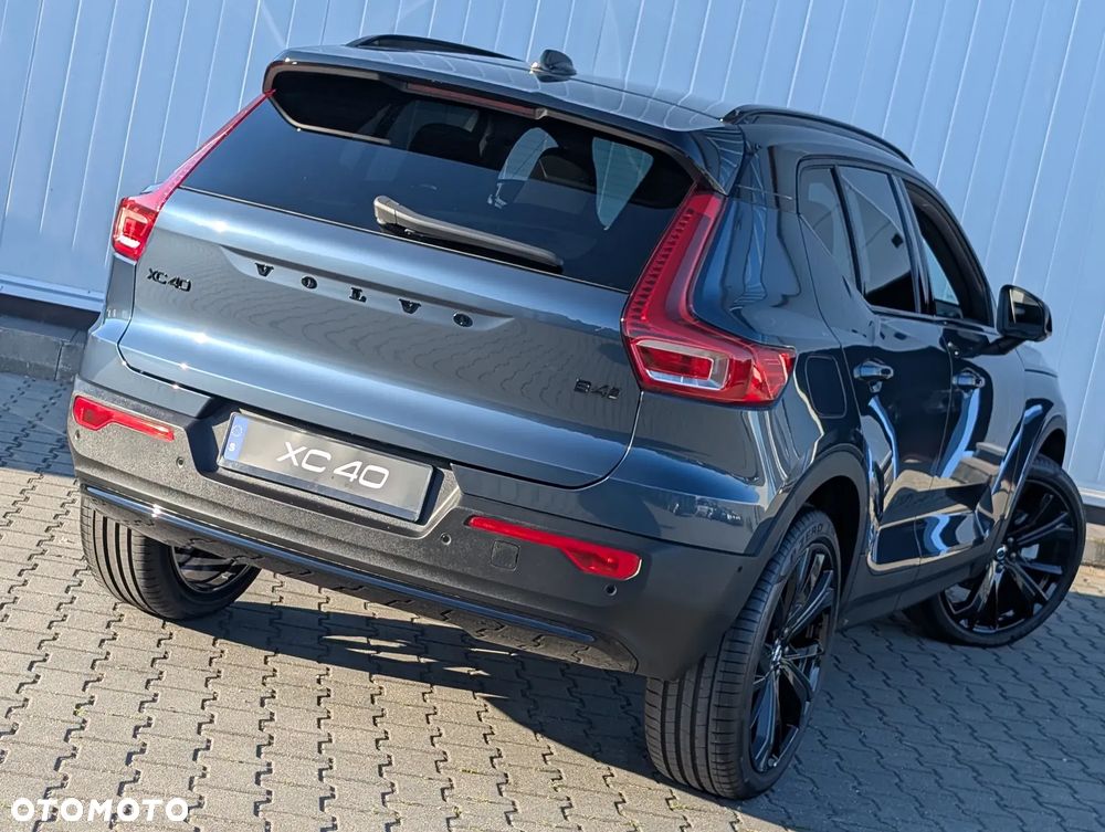 Volvo XC 40 B4 AWD Ultimate Dark - 12