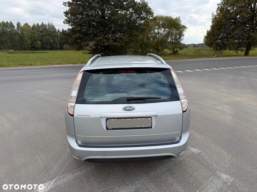 Ford Focus 2010 photo 5