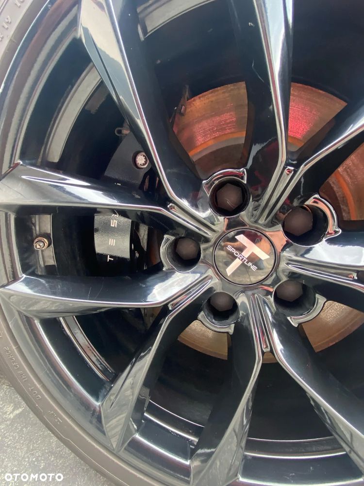Tesla Model S - 15