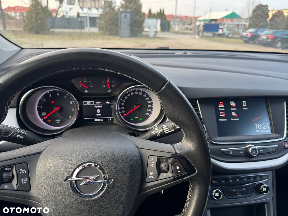 Opel Astra 1.4 T Enjoy S&S - 11