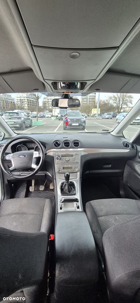 Ford Galaxy 2.0 Ghia - 10