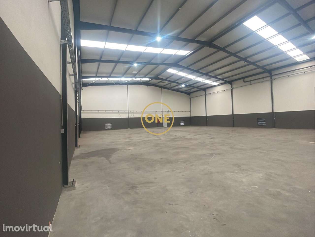 Oportunidade Única – Armazéns Industriais Modernos em Vila Nova de Gai - Grande imagem: 5/34