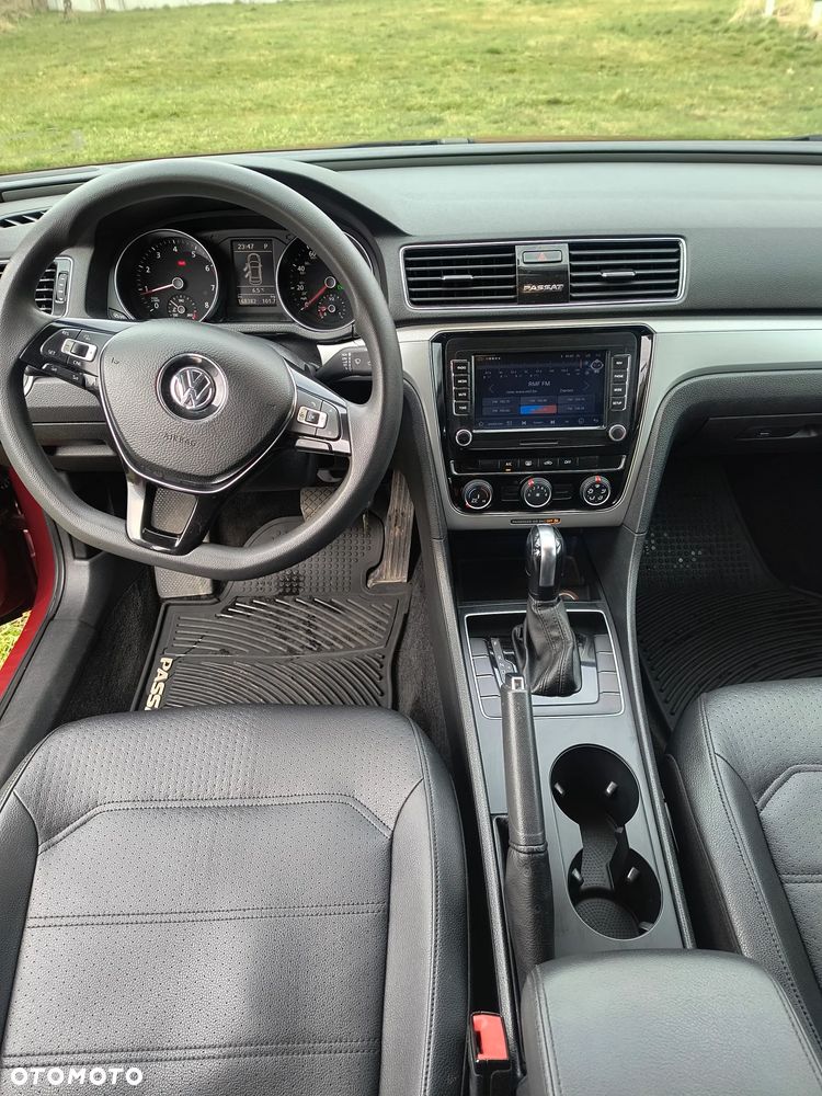 Volkswagen Passat - 10