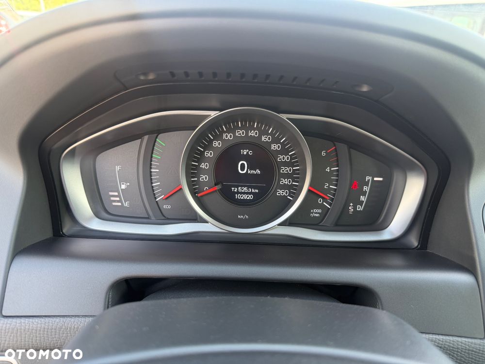 Volvo XC 60 D5 AWD Momentum - 19