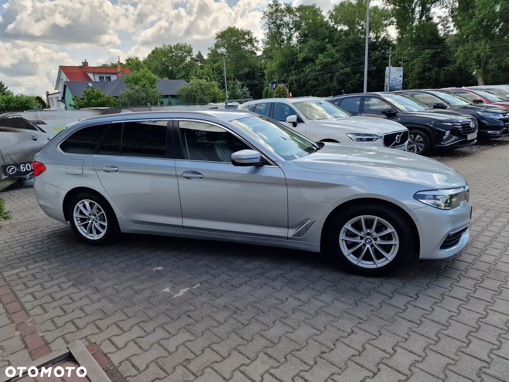 BMW Seria 5 518d - 11