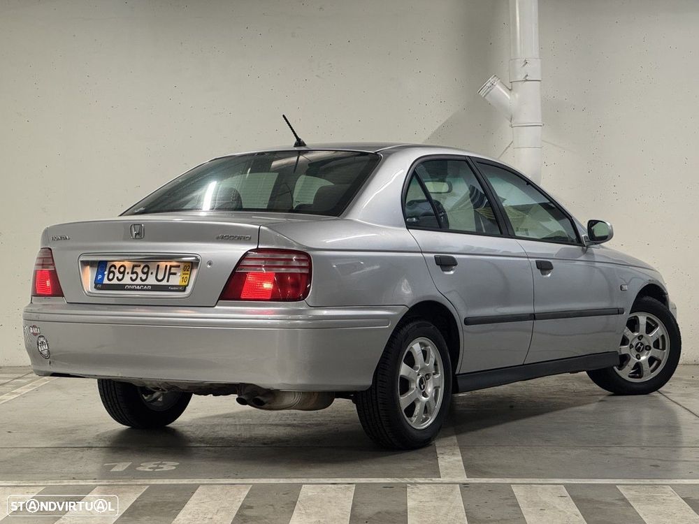 Honda Accord 1.6 LS - 5