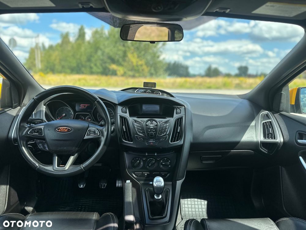 Ford Focus 2.0 EcoBoost ST mit Leder-Sport-Paket - 13