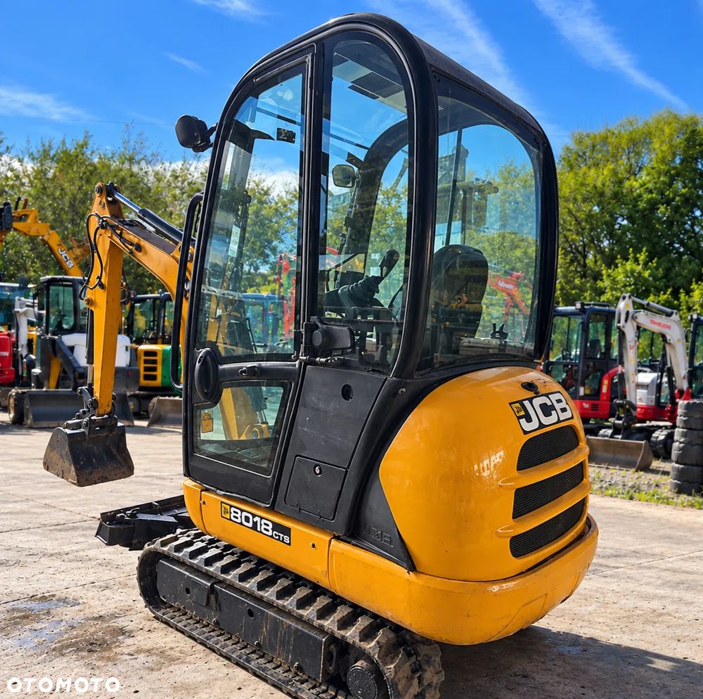 JCB 8018 - 3
