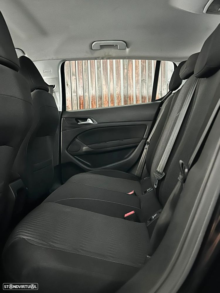 Peugeot 308 1.6 HDi Active — fotografia 12