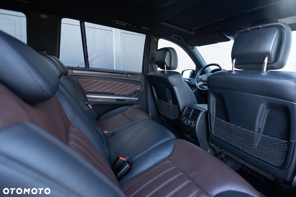 Mercedes-Benz GL 500 4Matic 7G-TRONIC Grand Edition - 32