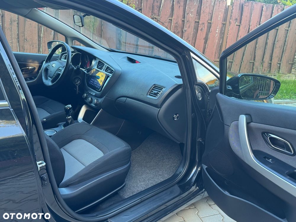Kia Ceed 1.6 GDI Fifa World Cup Edition - 15