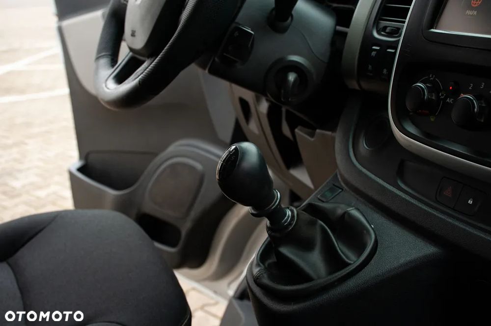 Renault Trafic - 18