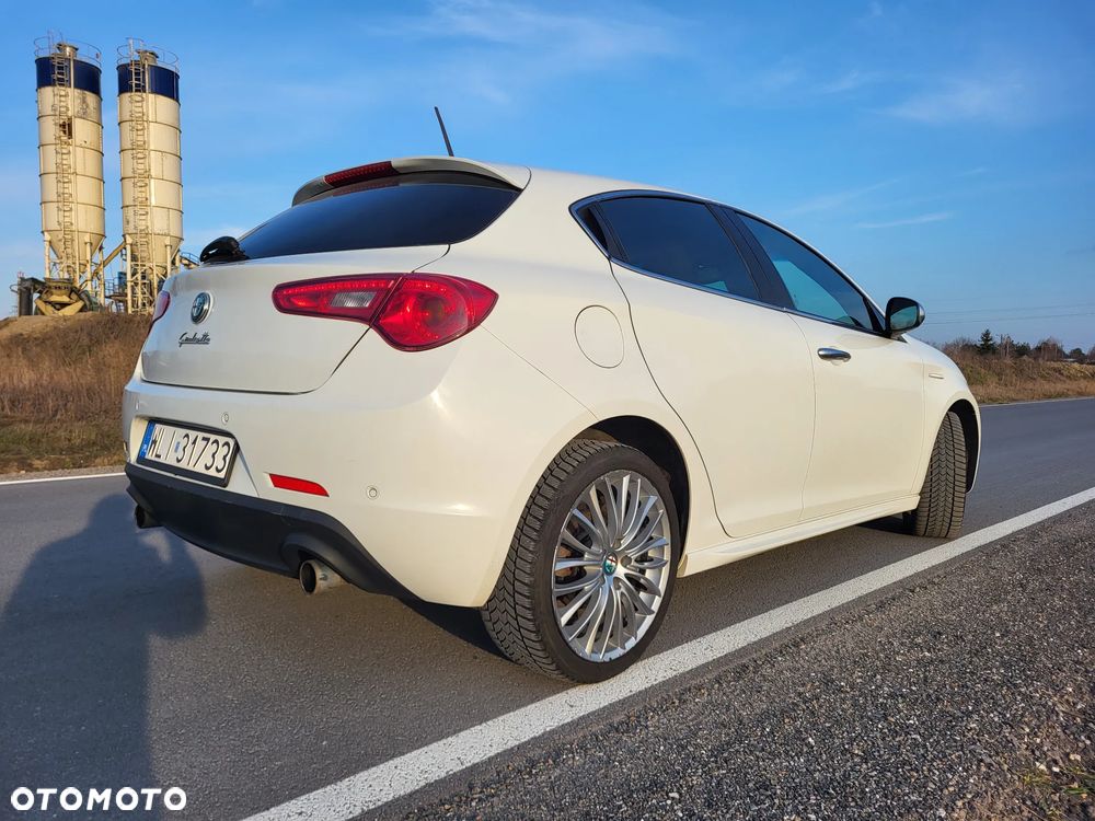Alfa Romeo Giulietta 2.0 JTDM Exclusive - 6