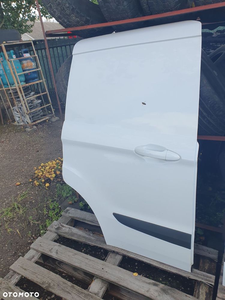 DRZWI PRAWE PRZESUWNE FORD TRANSIT COURIER 14-23 KOD LAKIERU FROZEN WHITE 7VTAWWA - 6