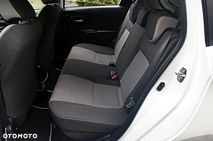 Toyota Yaris 1.5 VVT-i Y20 Club - 23