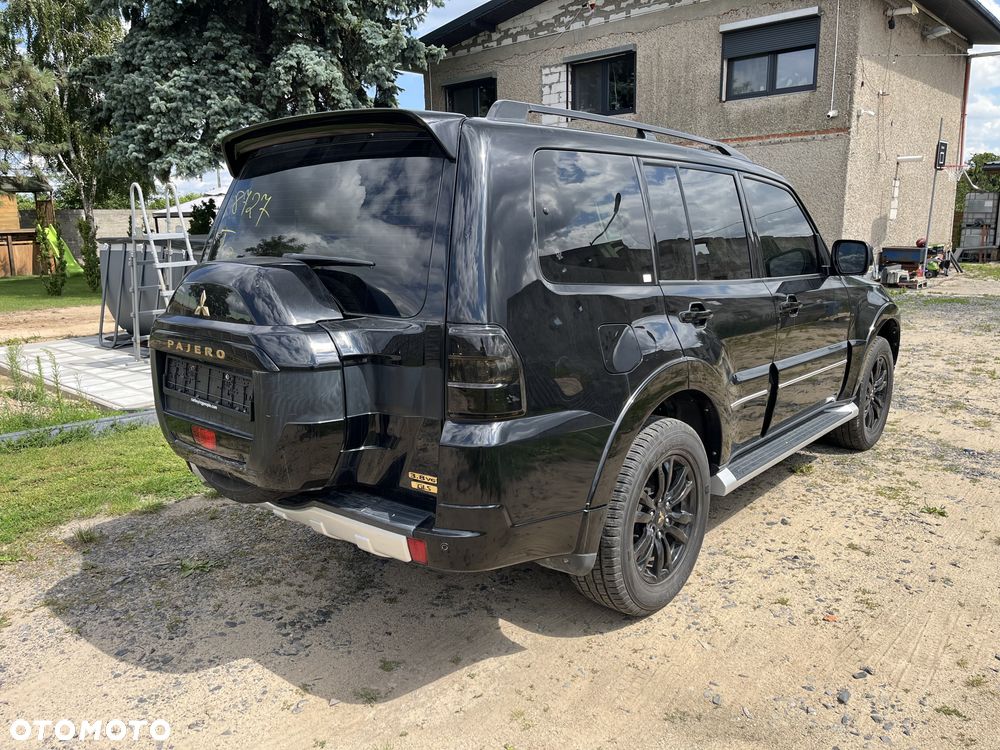 Mitsubishi Pajero - 20