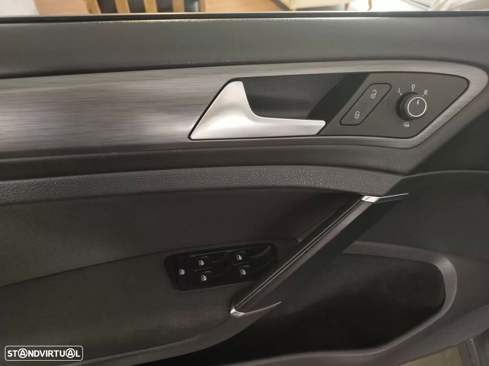 VW Golf 1.6 TDi BlueMotion Confortline - 20