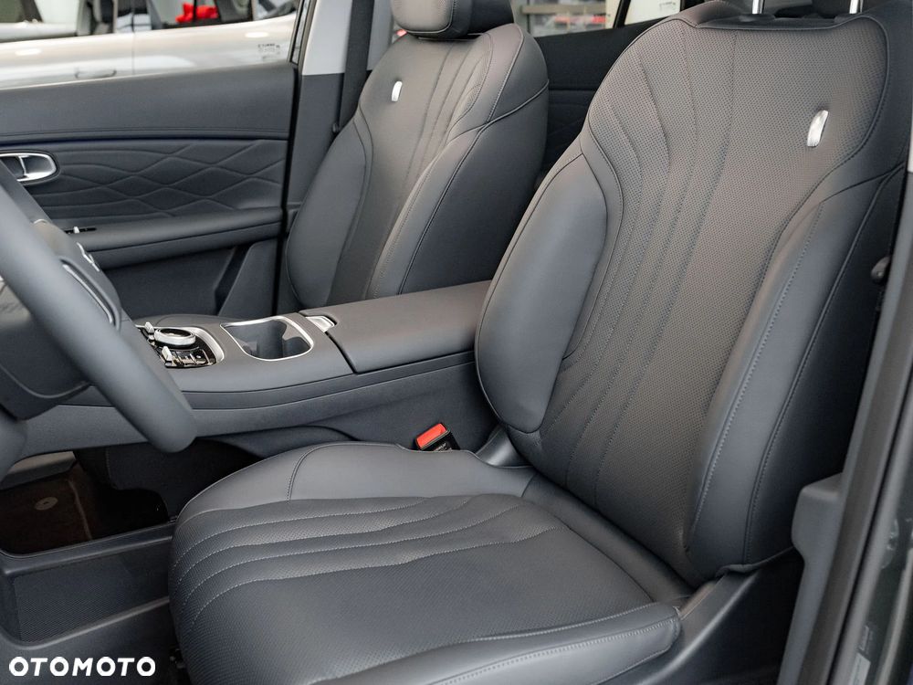 Geely Starray EM-i 1.5 PHEV Max - 11