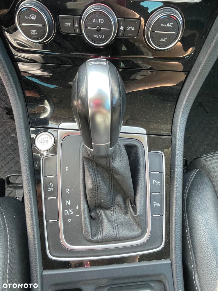 Volkswagen Golf 1.6 TDI BlueMotion Technology DSG Comfortline - 21