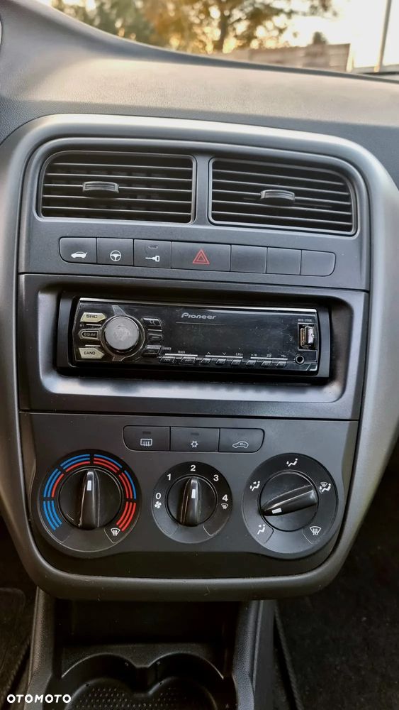Fiat Grande Punto - 10