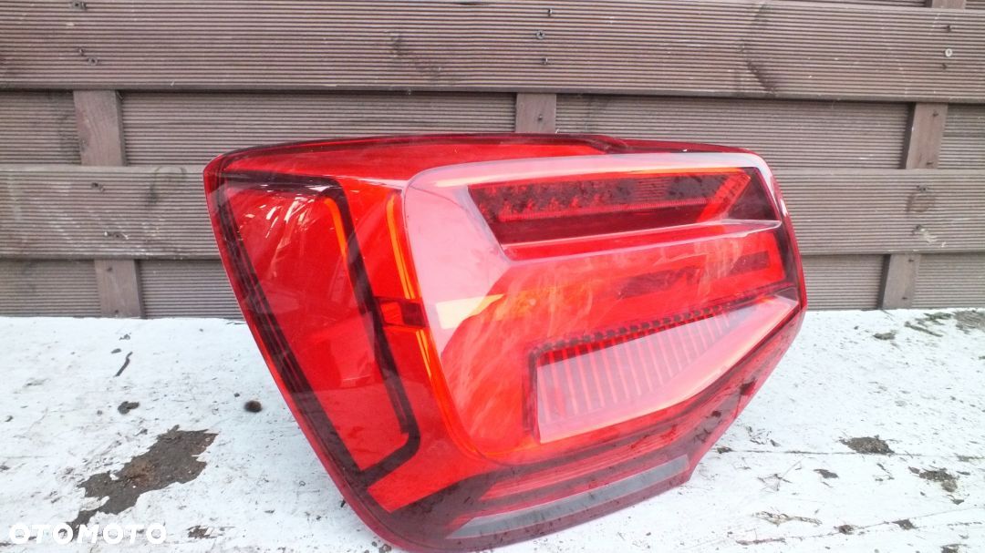 LAMPA TYLNA LEWA LED AUDI Q2 81A945091 - 1