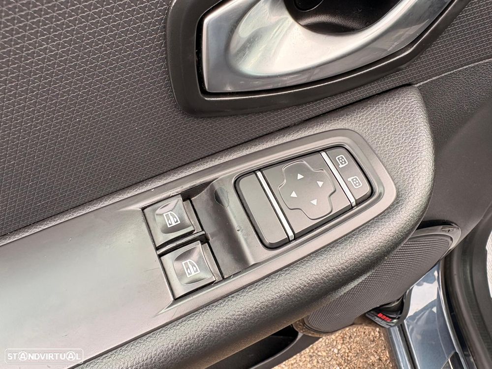 Renault Clio 0.9 TCe Limited Edition - 12