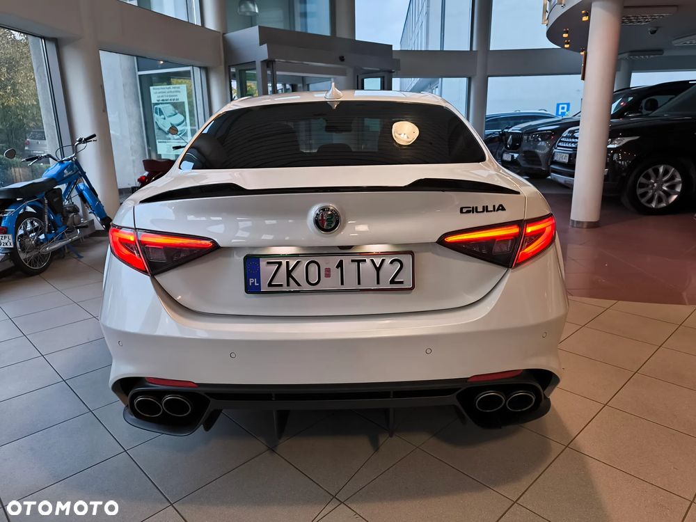 Alfa Romeo Giulia 2.9 Bi Turbo V6 Quadrifoglio - 5