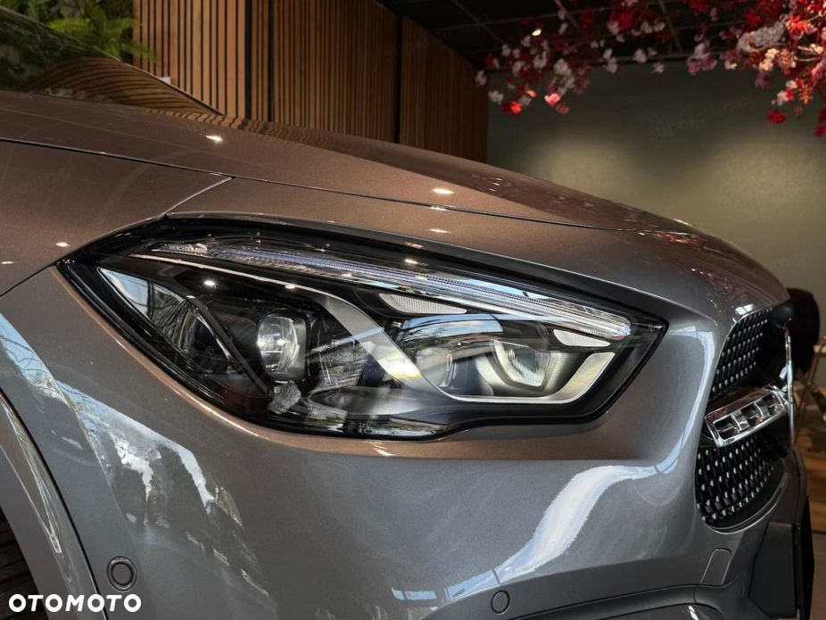 Mercedes-Benz GLA - 9