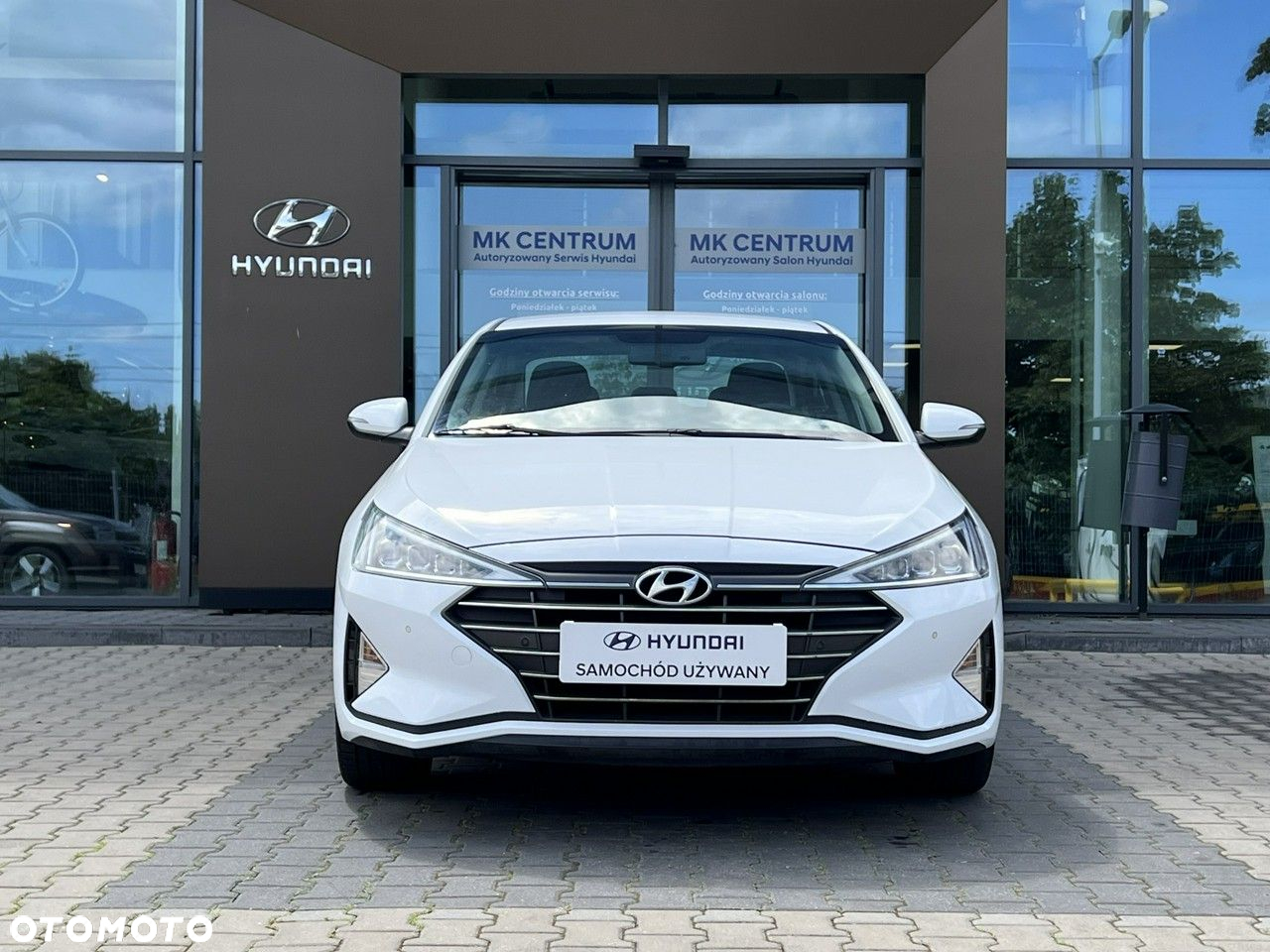 Hyundai Elantra - 3