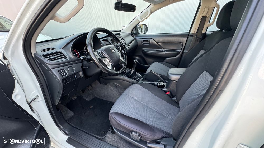 Mitsubishi L-200 Cabine dupla 4X2 - 26